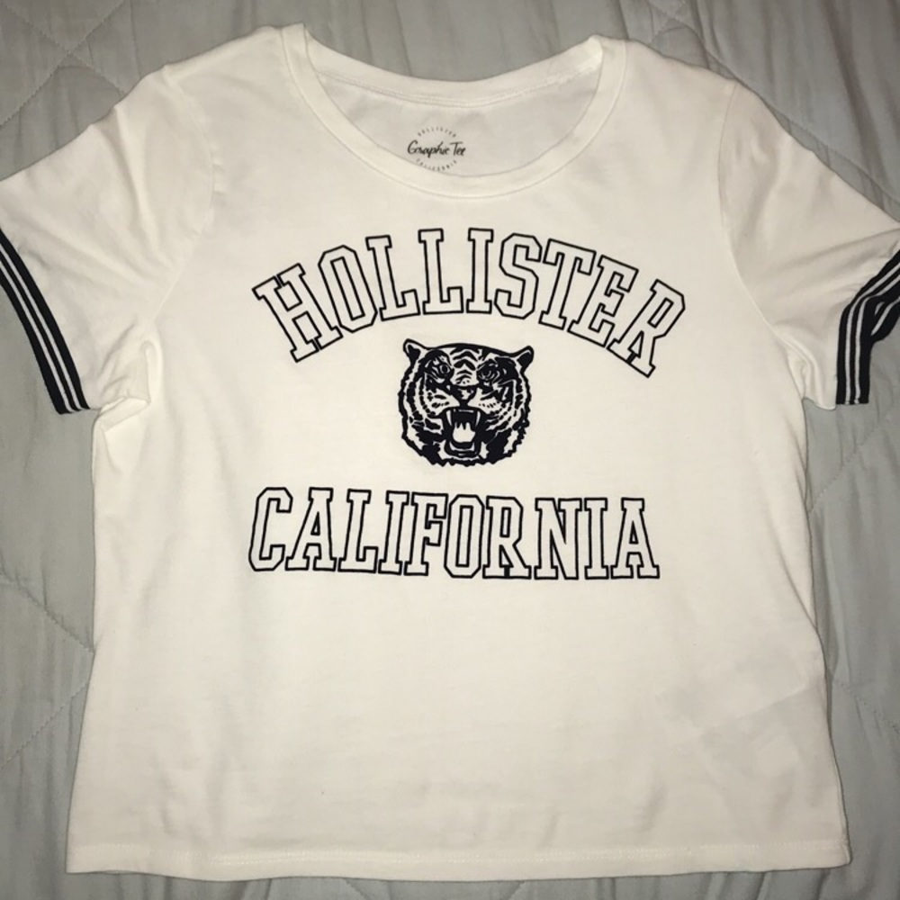 Hollister Cropped Shirt
